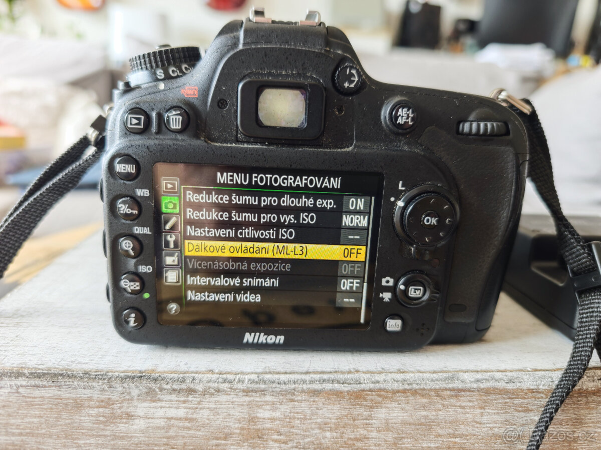 zrcadlovka NIKON D7100 s příslušenstvím a objektivem - 4