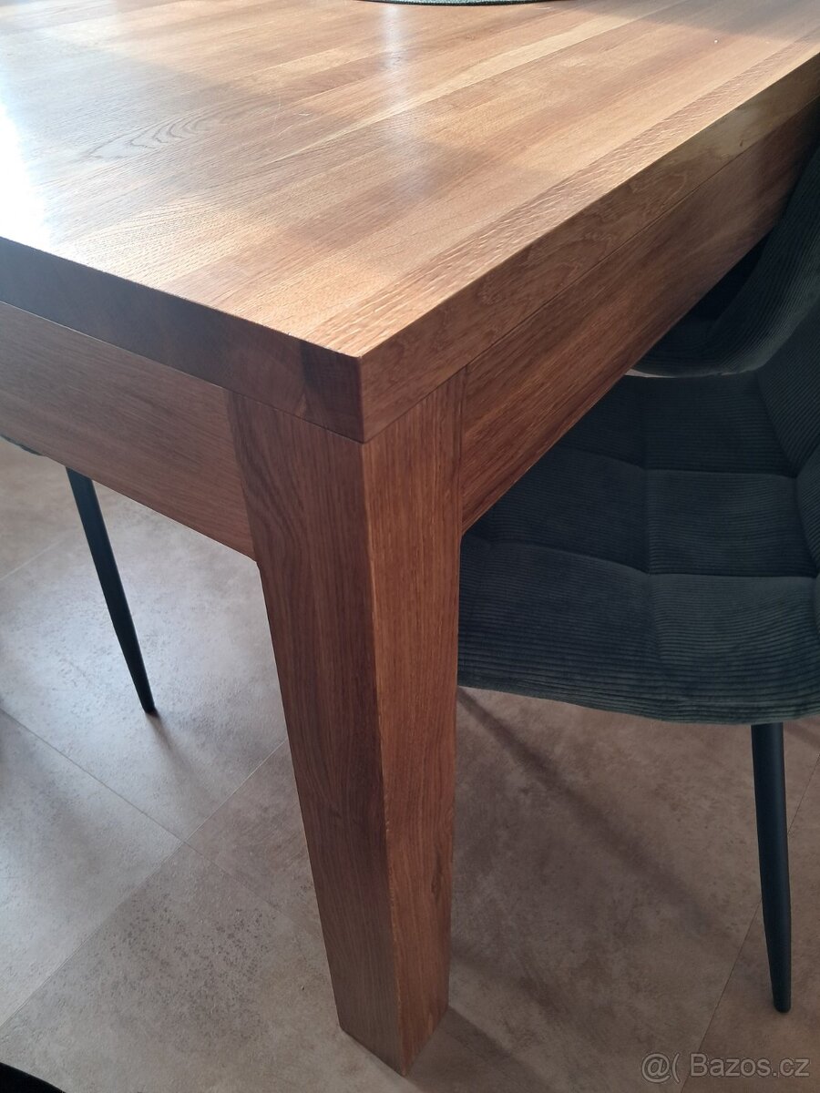 Jídelní stůl - 4