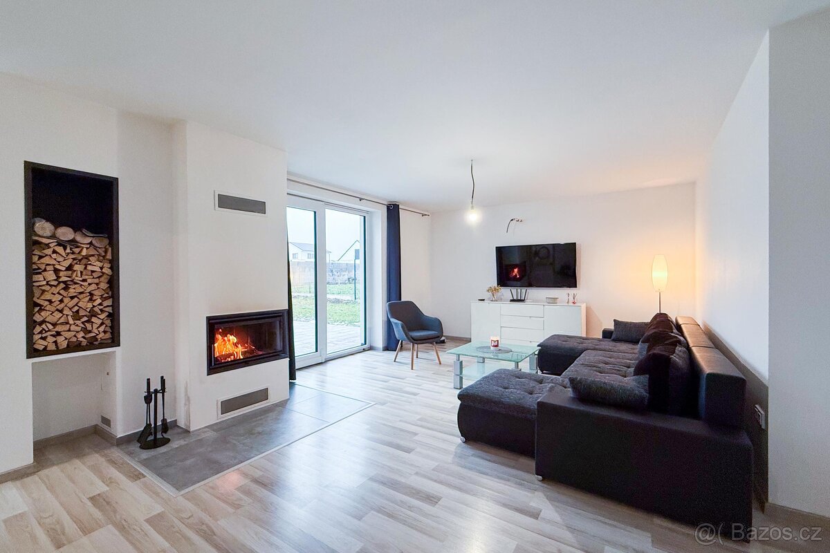 Prodej rodinného domu 7+1, Pohořelice - 4