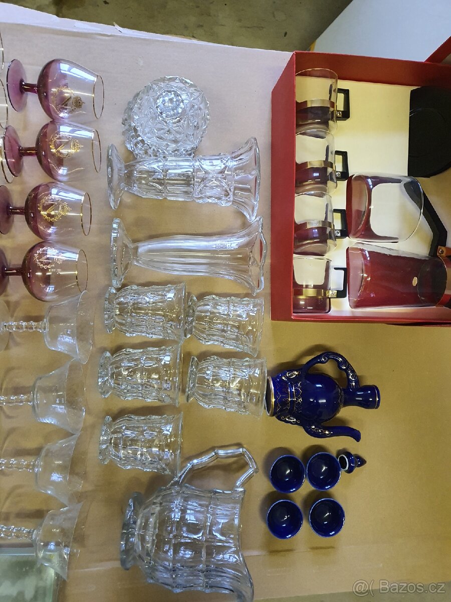 Staré broušené sklo a jiné předměty. - 4