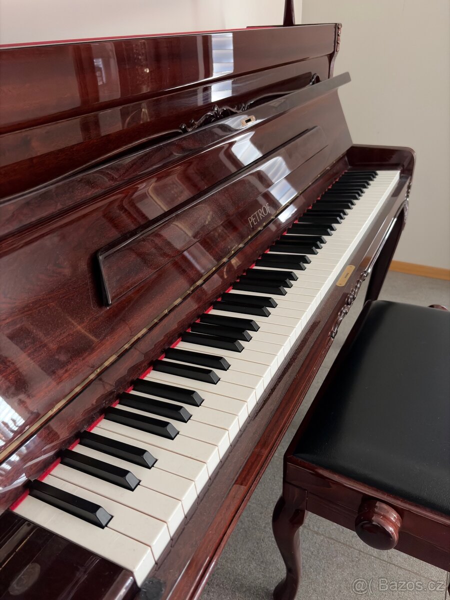 Klavír PETROF - 4