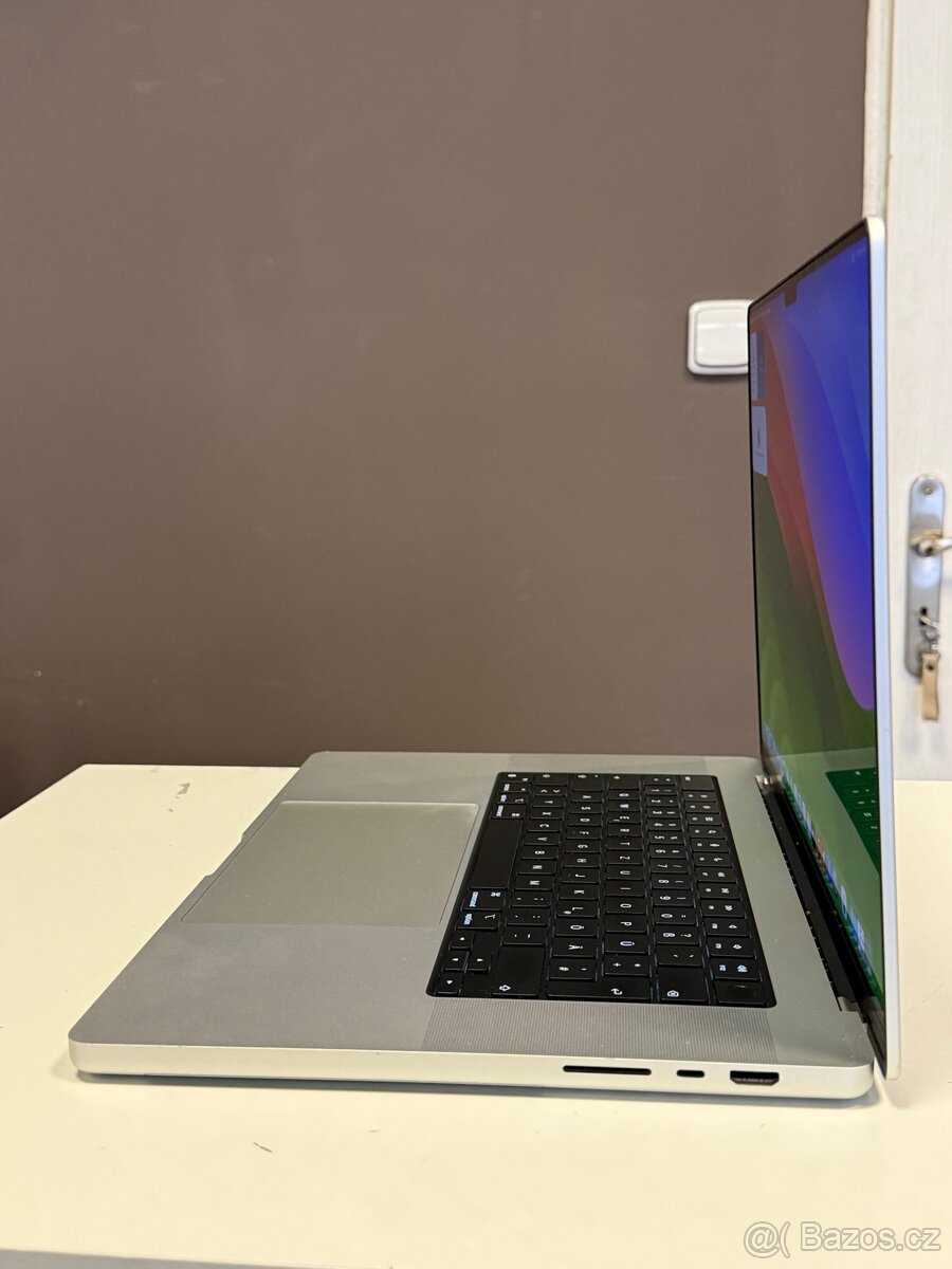 MacBook PRO 16” M1 PRO/32/512/90% - 4