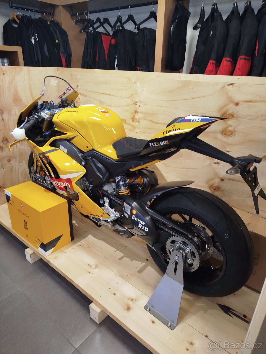 Ducati Panigale V4 BAGNAIA 2023 WORLD CHAMPION REPLICA - 4