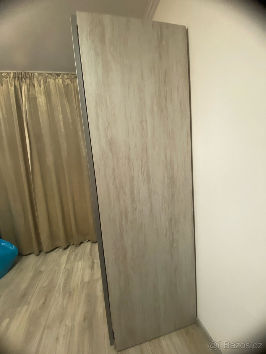 🪞 Moderní šatní skříň s posuvnými dveřmi – NOVÁ - 4