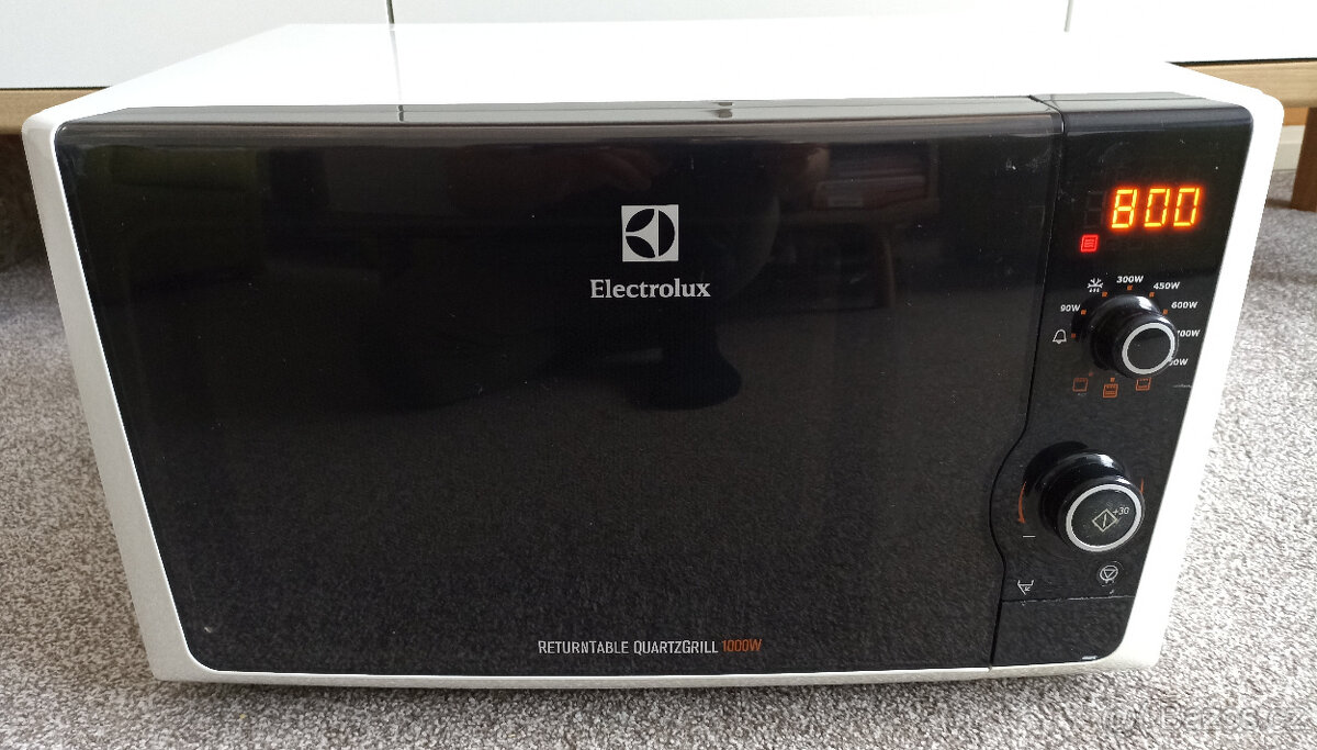 Plně funkční mikrovlnná trouba Electrolux s grilem - 4