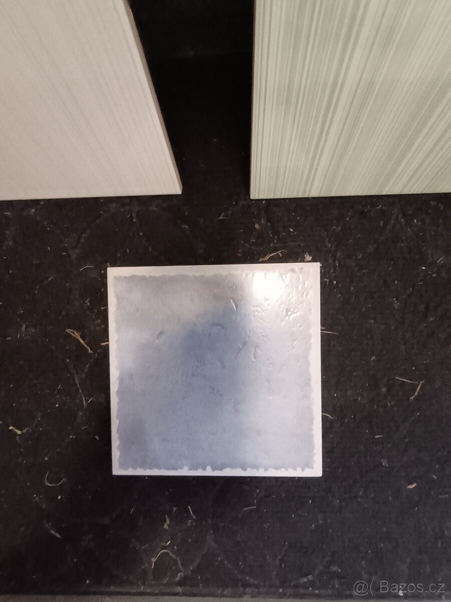 Keramické obklady – bílé, zelené, modré (celkem 22 ks) - 4