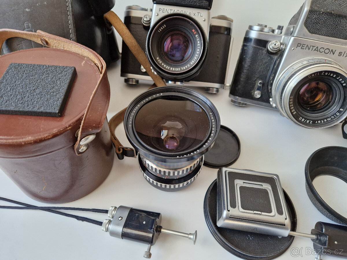 Starý fotoaparát Pentacon Six TL + příslušenství - 4