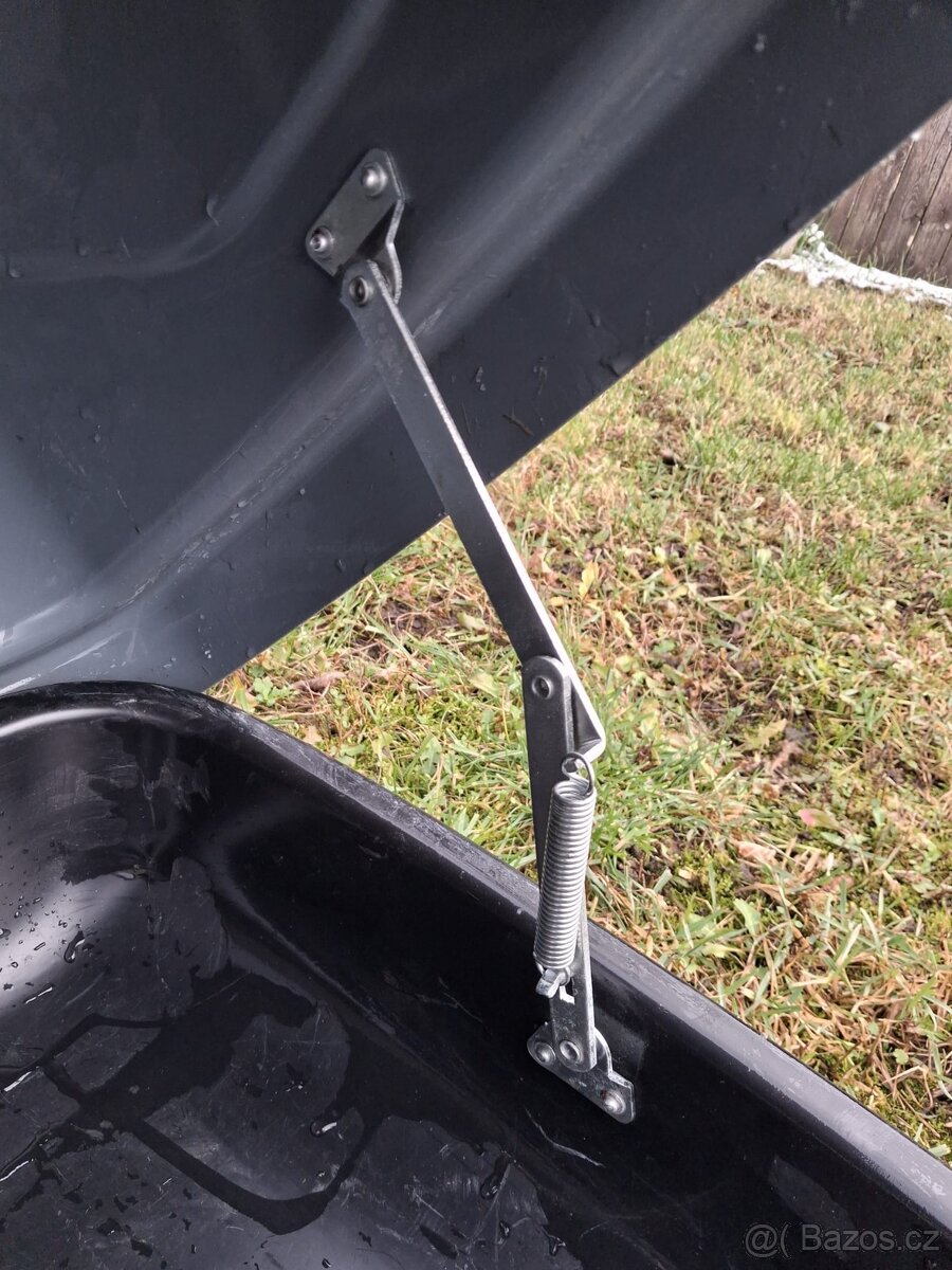 Střešní box Hakr Relax 330 - 4