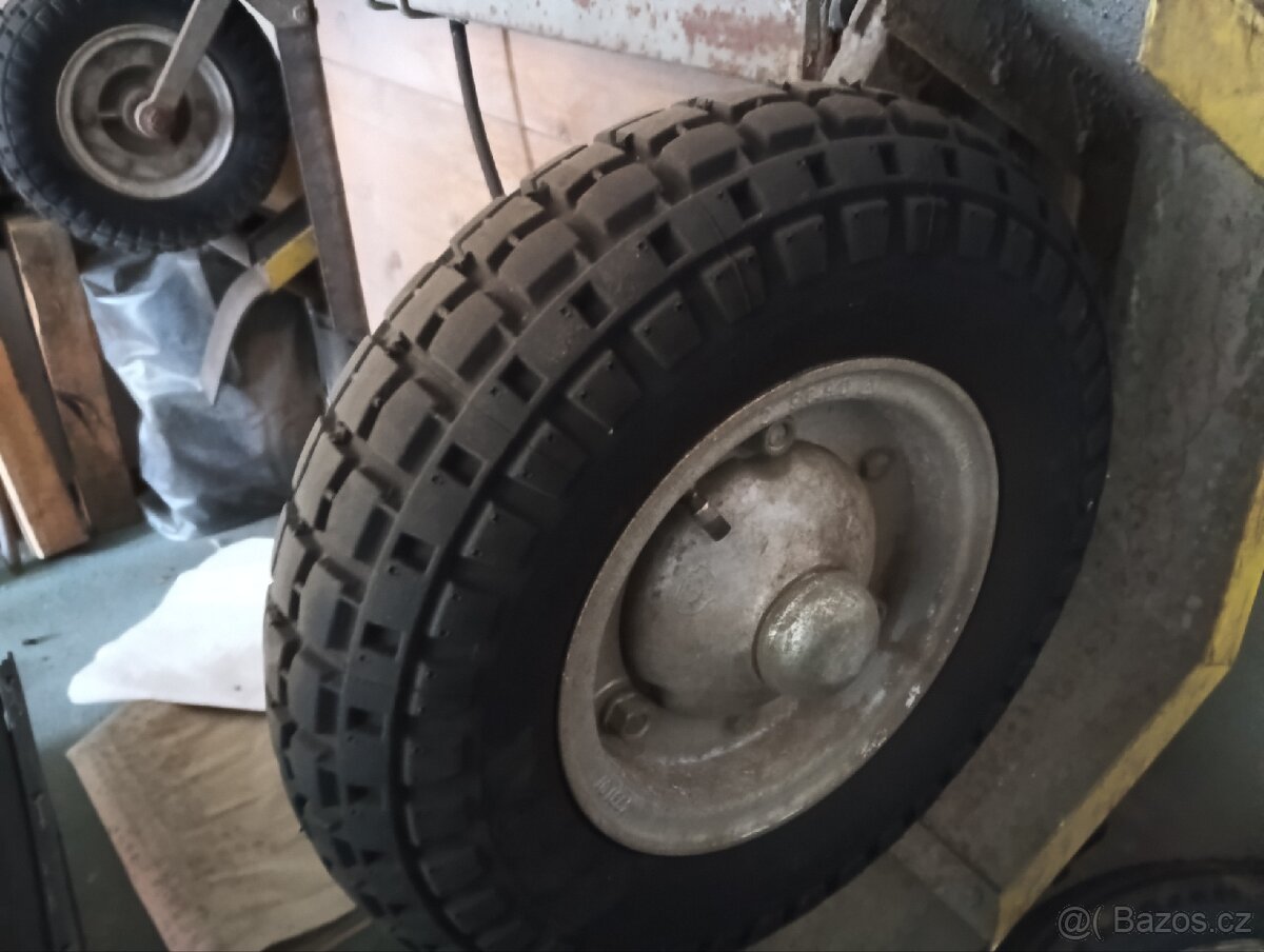 Přívěsný lehký vozík za OA - 4