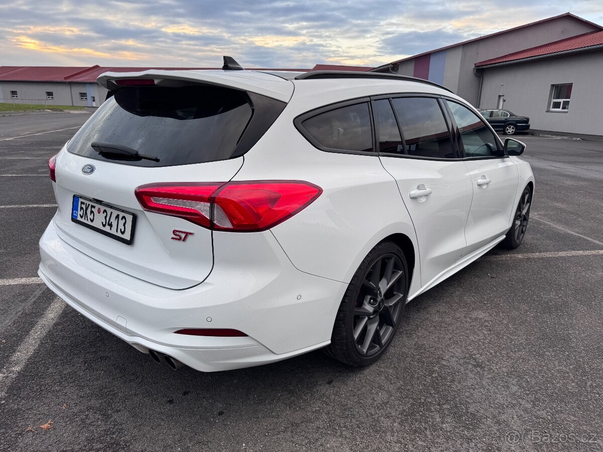 Ford Focus ST - 4