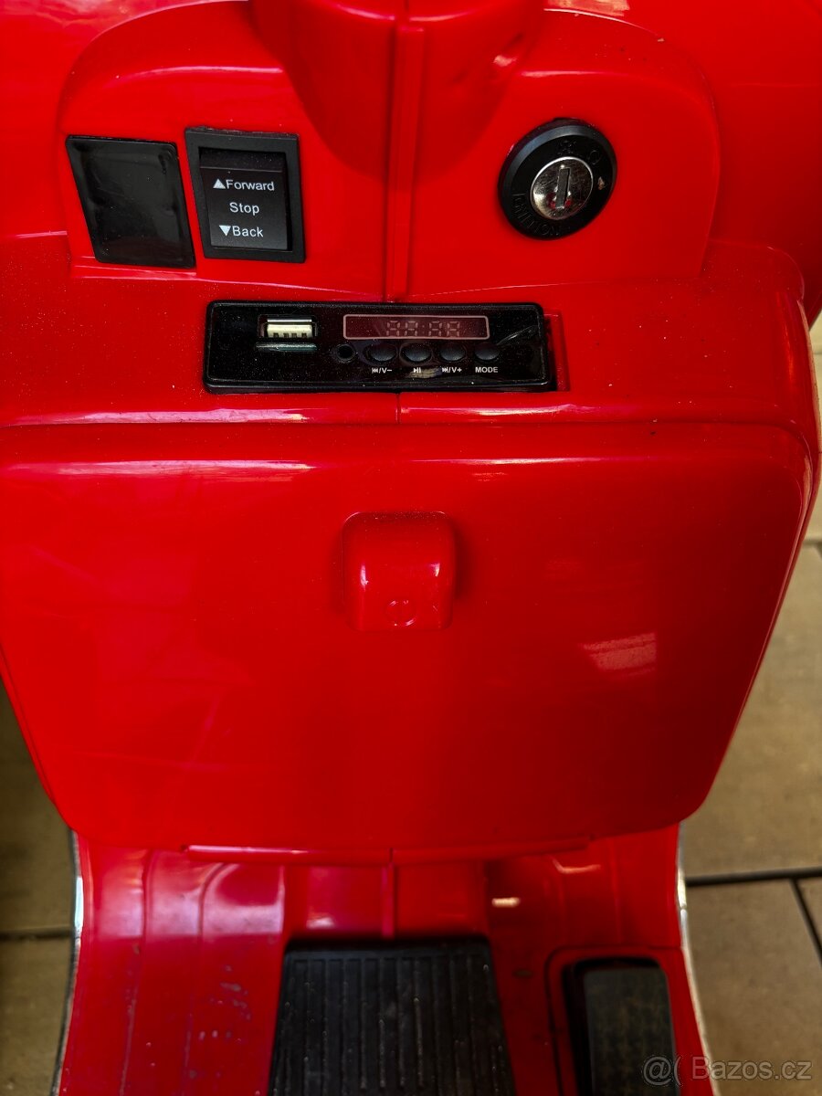 Elektrický skútr Piaggio / Vespa design - 4