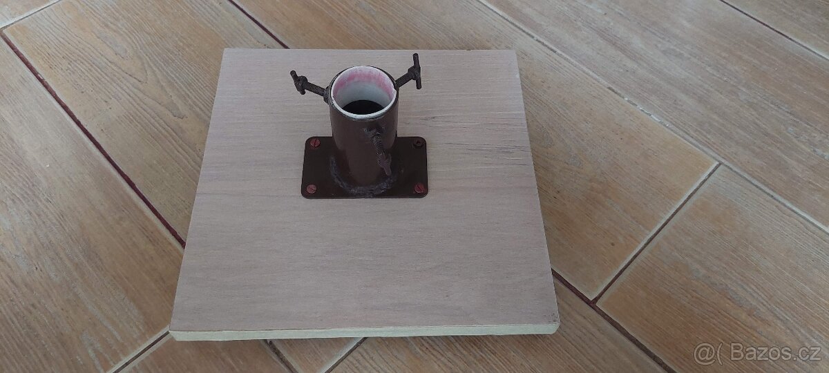 Stojan na vánoční stromeček - 4