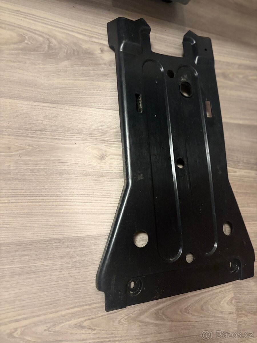 Plastové kryty CF Moto 520 krátká