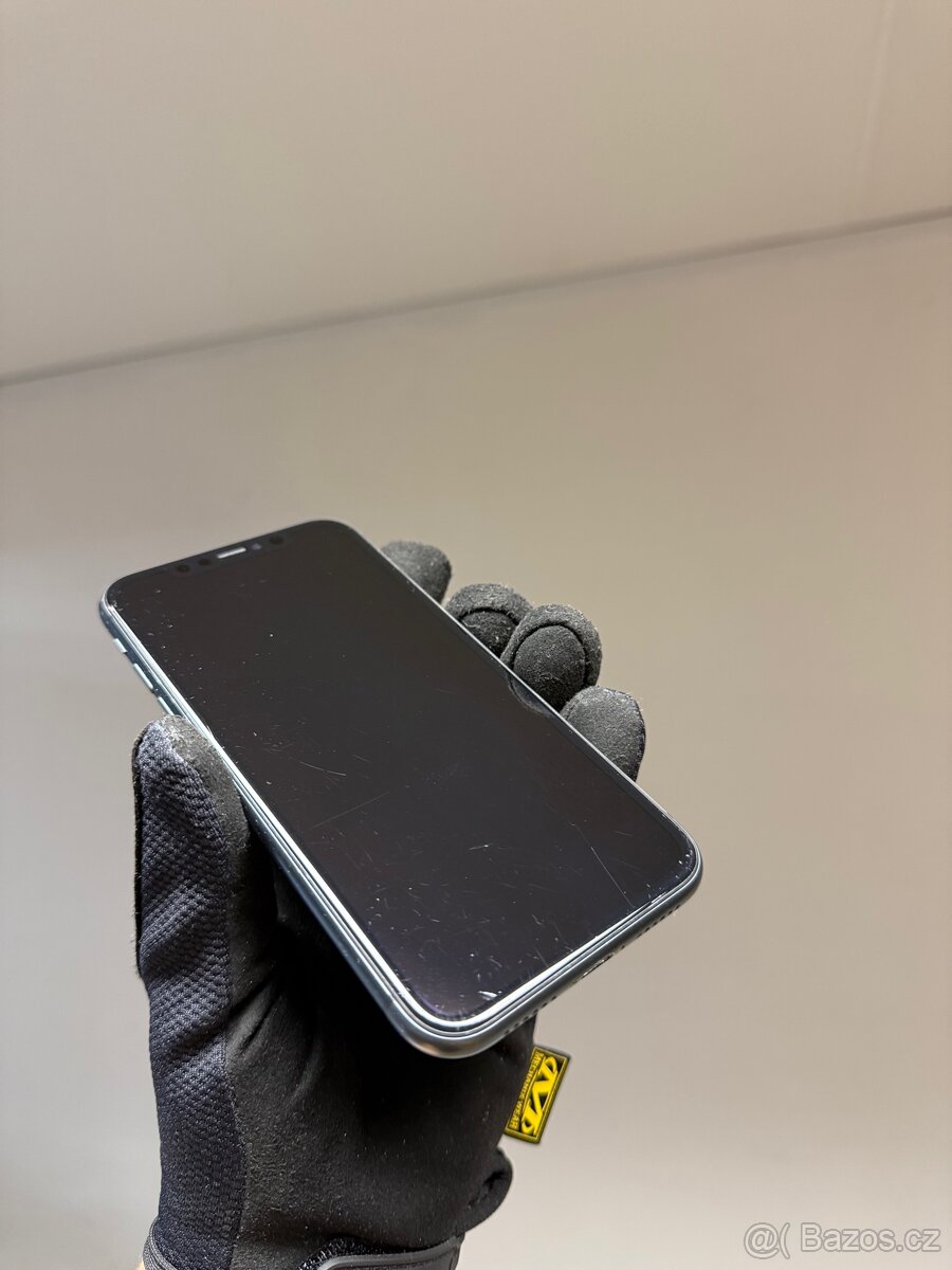 iPhone 11 64GB černý - 4