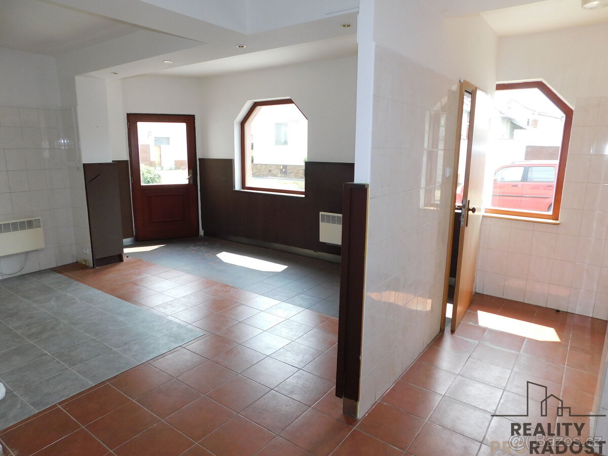 Pronájem obchodního prostoru 30m² v Hodoníně - 4