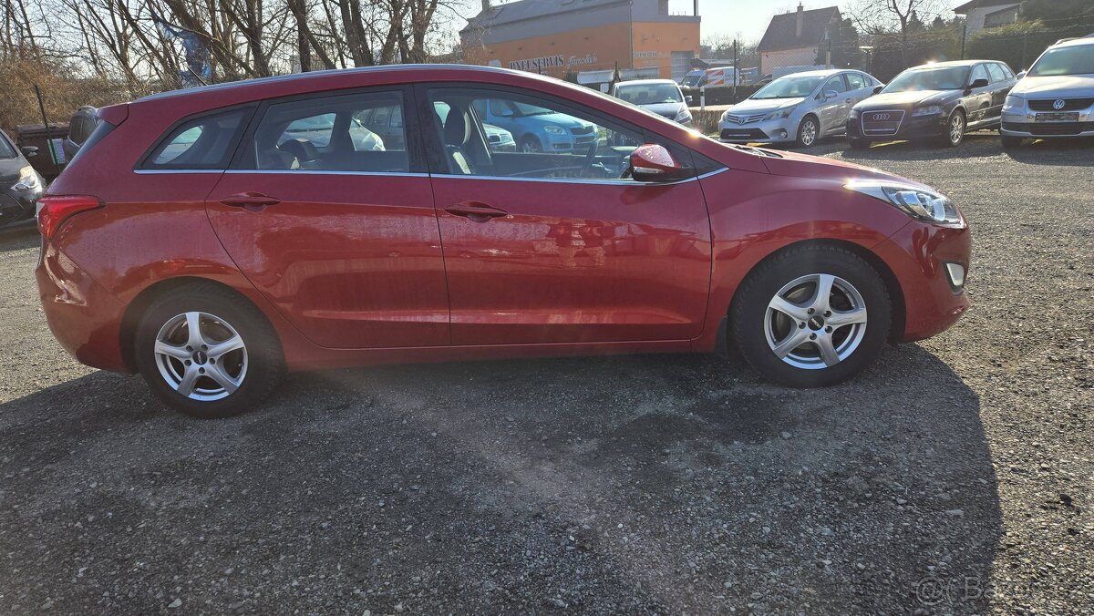 HYUNDAI i30 1.6GDI STYLE 99KW - 4