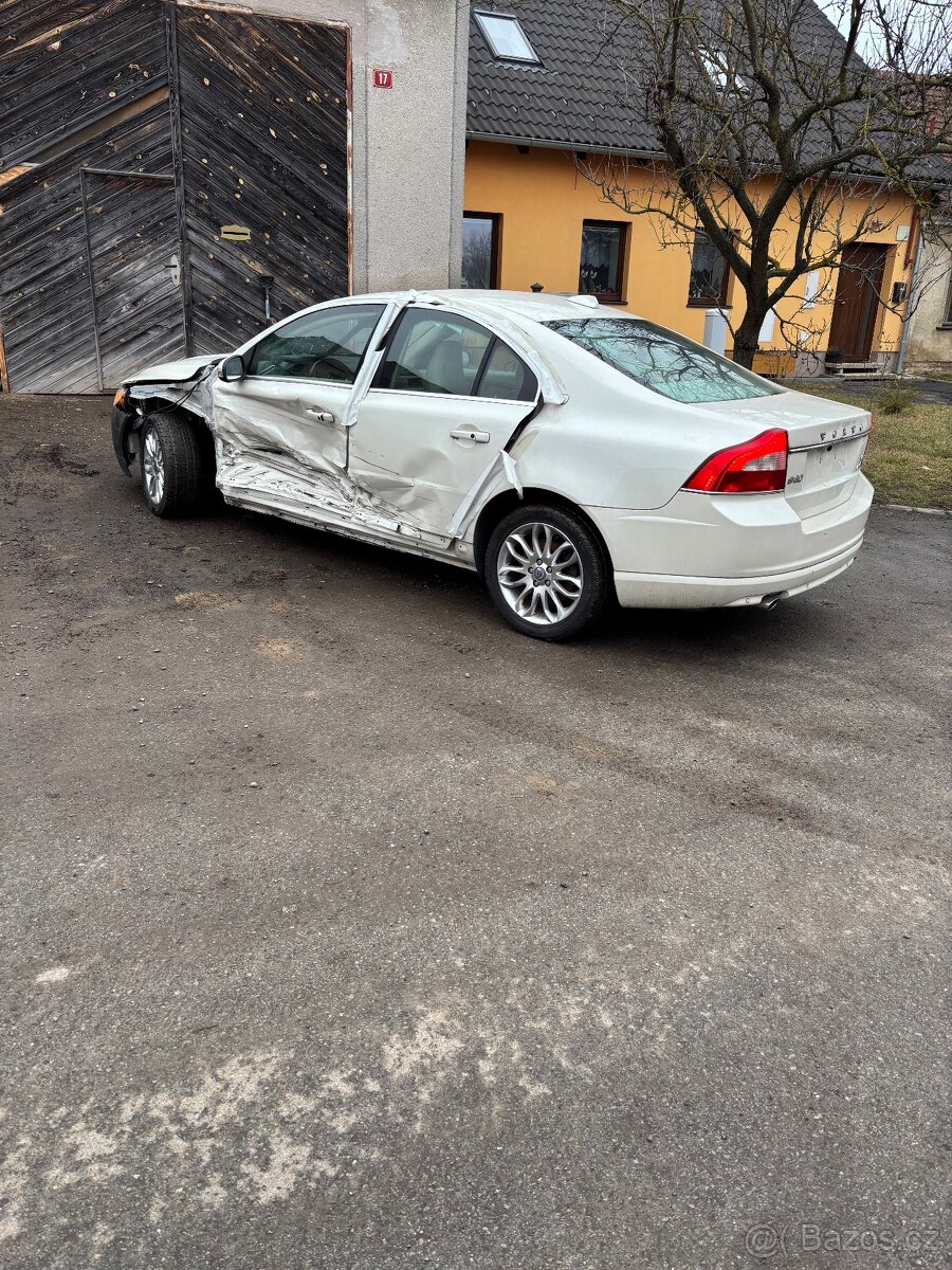 S80 V8 2010 executive - 4