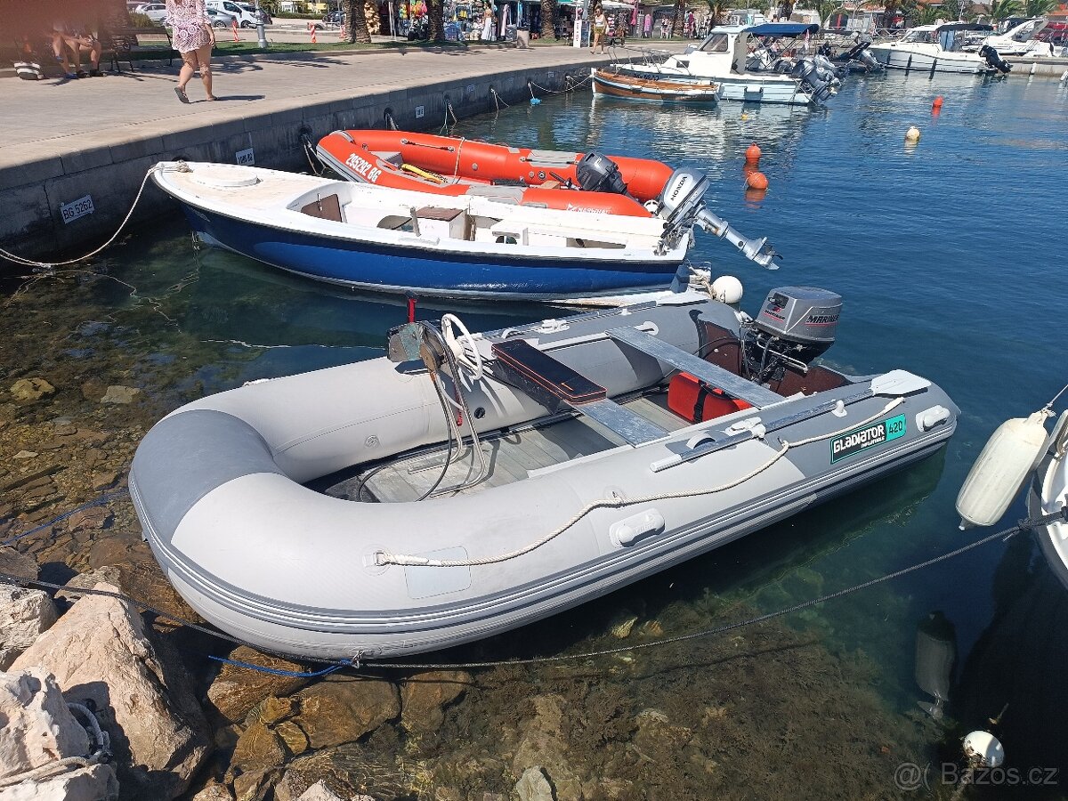 Prodám člun Gladiátor 420 + Mariner 30 - 4