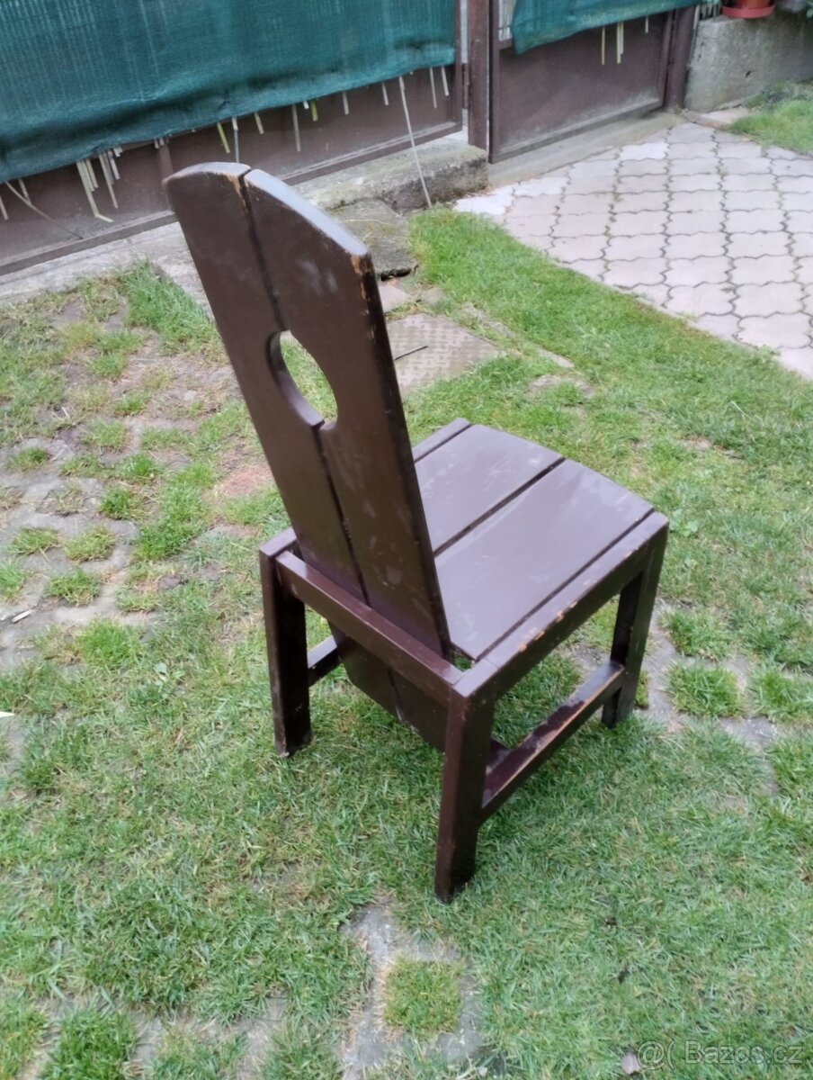 Starší dřevěné židle - 4