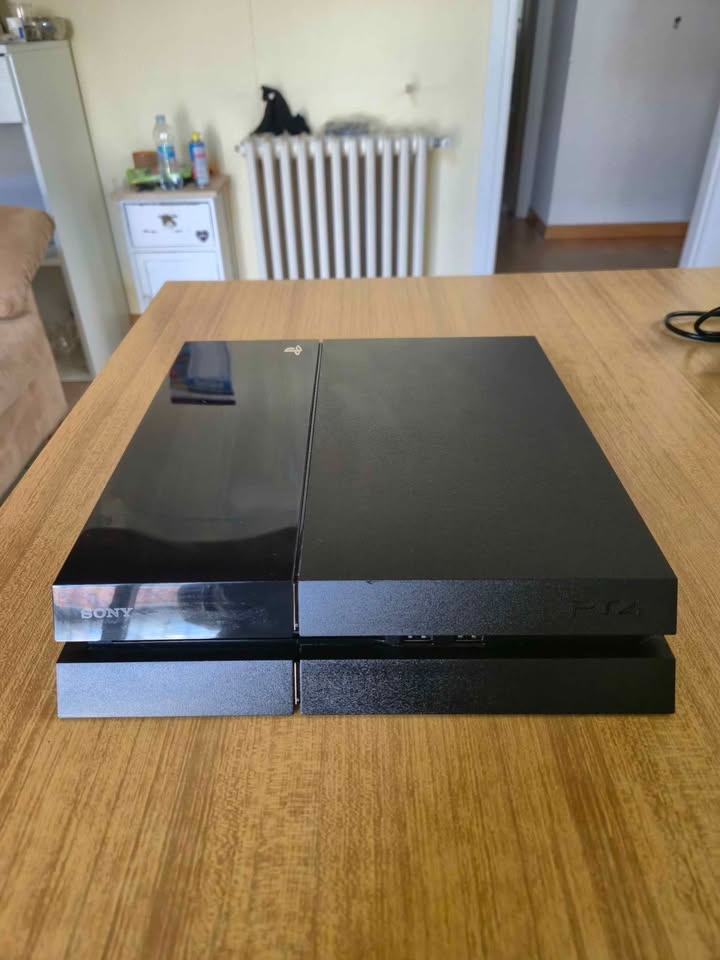 PlayStation 4 500GB - 4