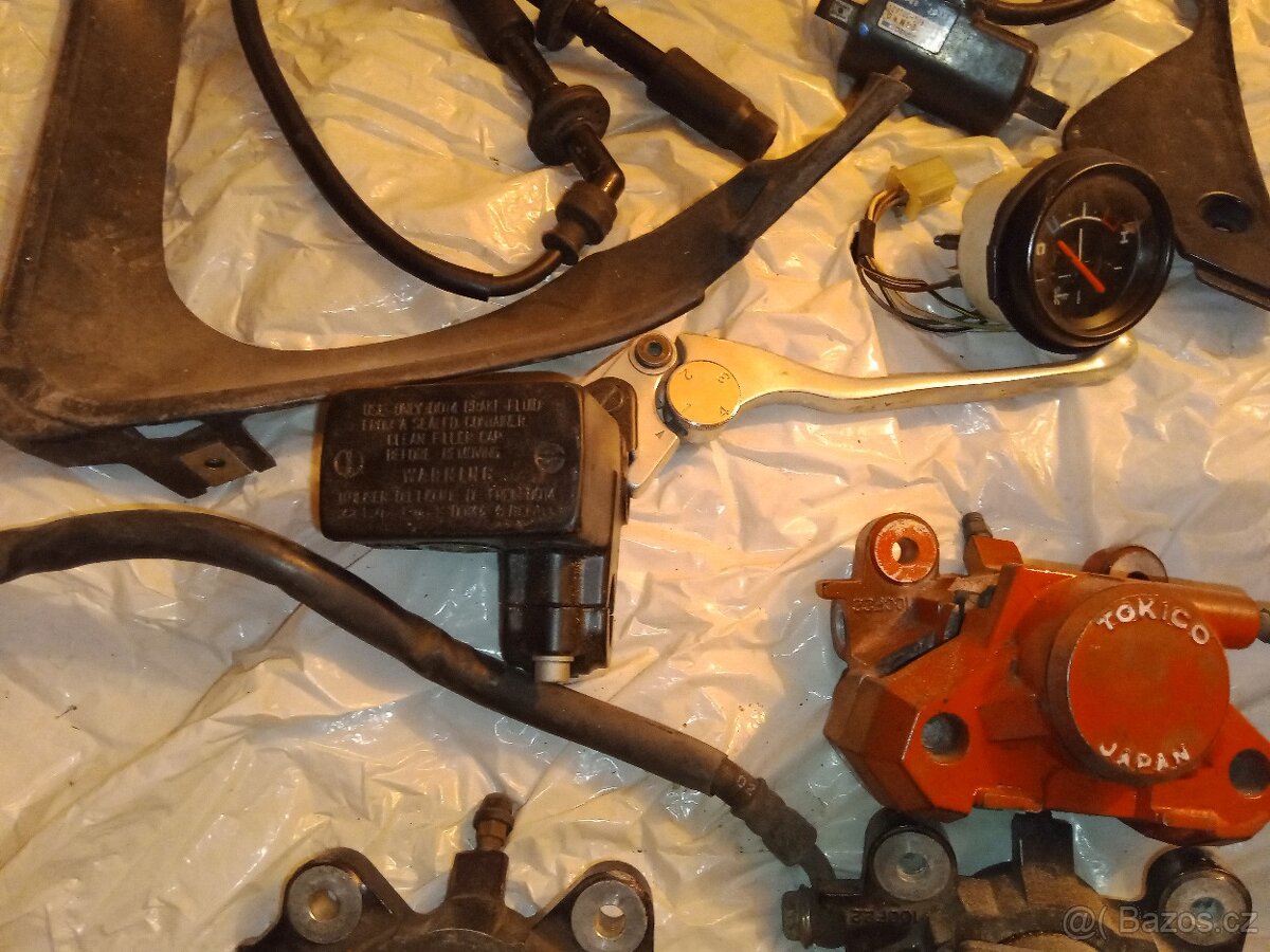 Suzuki RF 600R, Suzuki RF 900R - 4