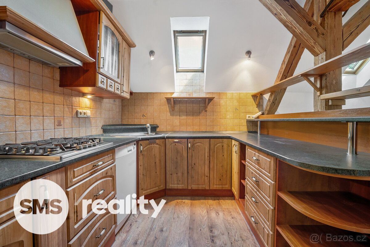 Prodej prostorného bytu 3+1 (99,6 m²) – Frýdek-Místek, ul. E - 4