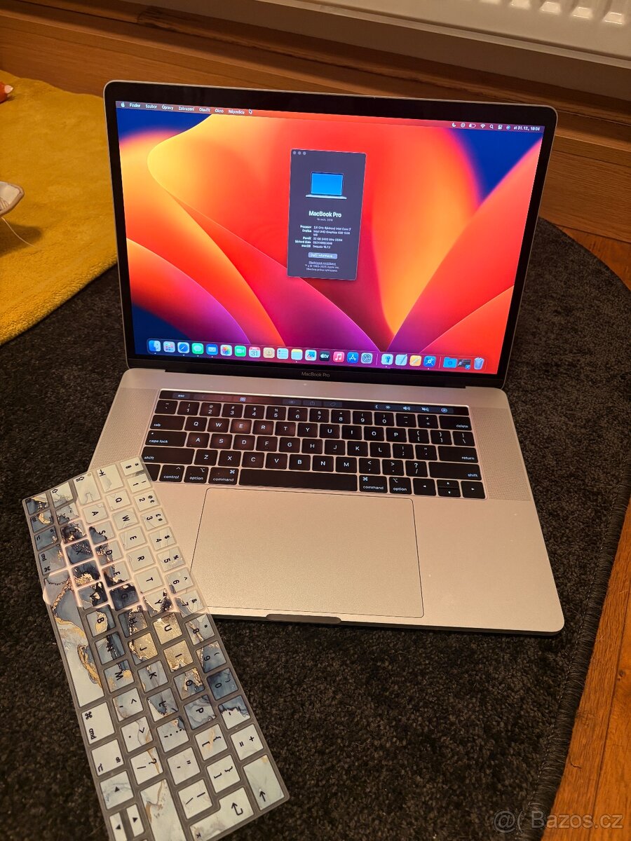 MacBook Pro 15” (2018) | i7 | 32 GB RAM | Retina - 4