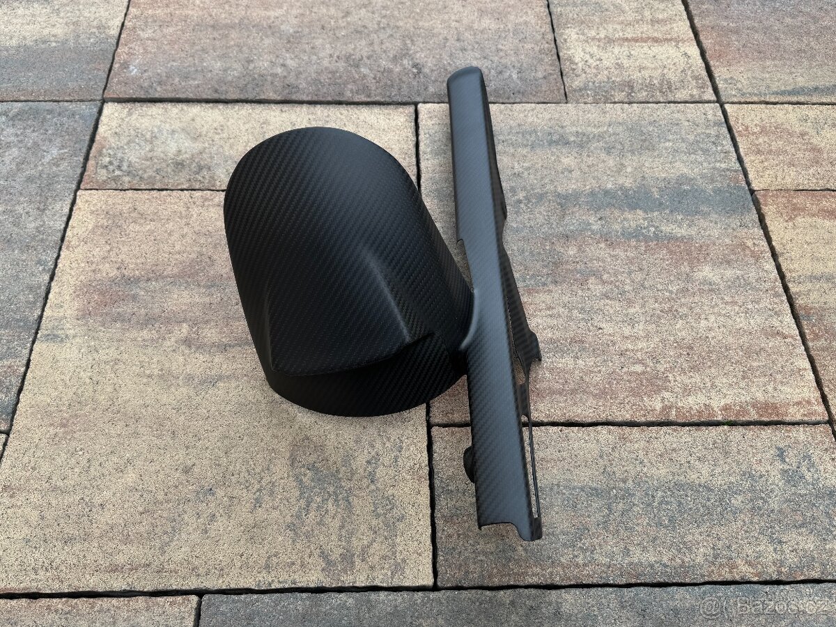 Suzuki gsx-r1000 zadny blatnik s krytom retaze carbon - 4