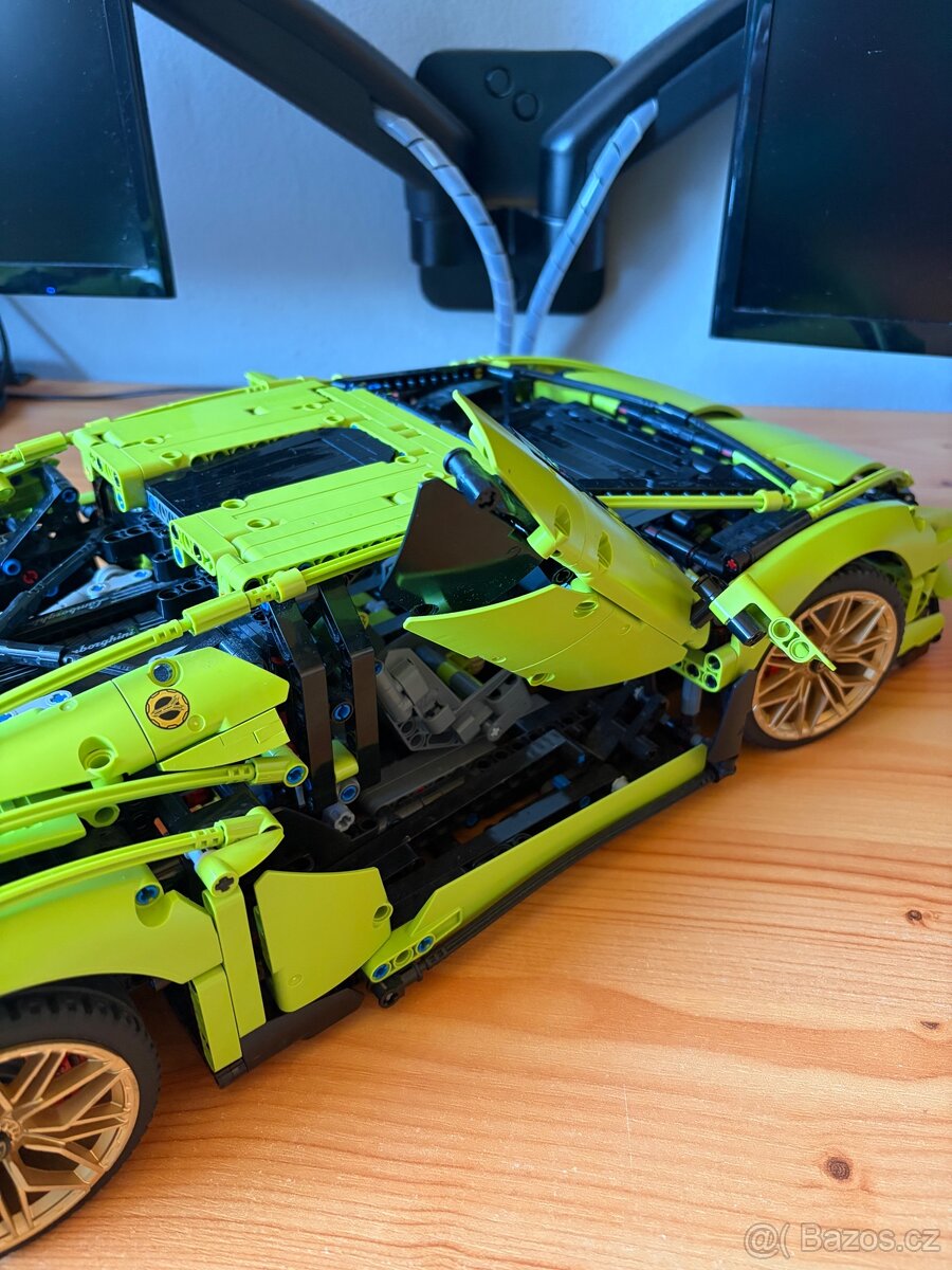 Lego Technic Lamborghini Sián 42115 - 4