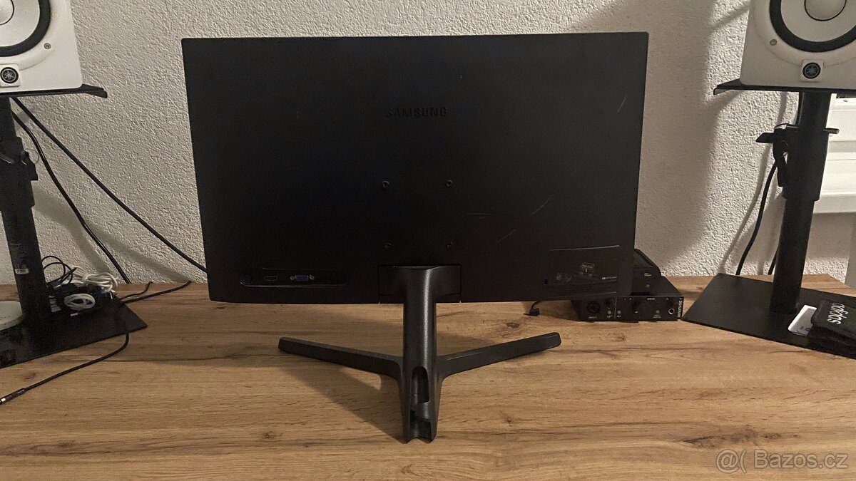 24" Samsung S24R350 – Full HD, IPS, 75Hz - 4