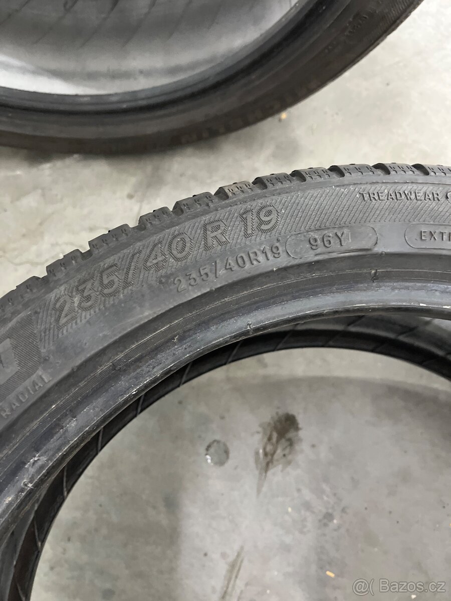 Celoroční pneu 235/40/19 - 4