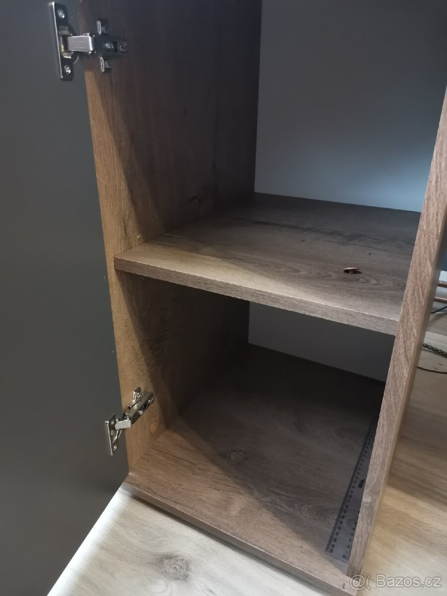 Psací stůl – zachovalý, moderní design - 4