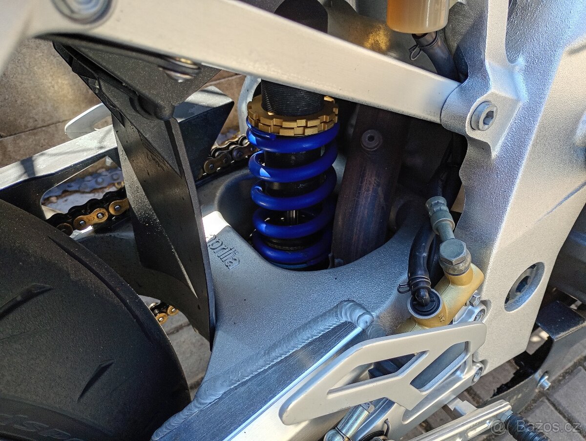 Aprilia - 4