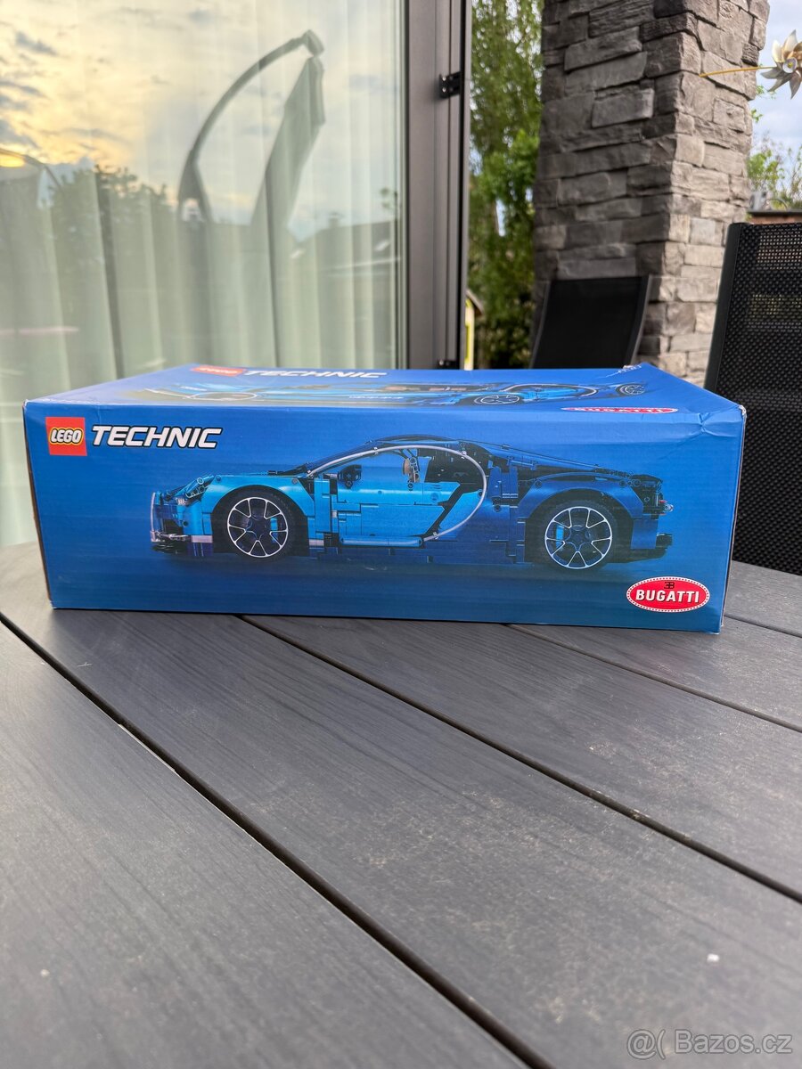 LEGO Technic Bugatti Chiron - 4