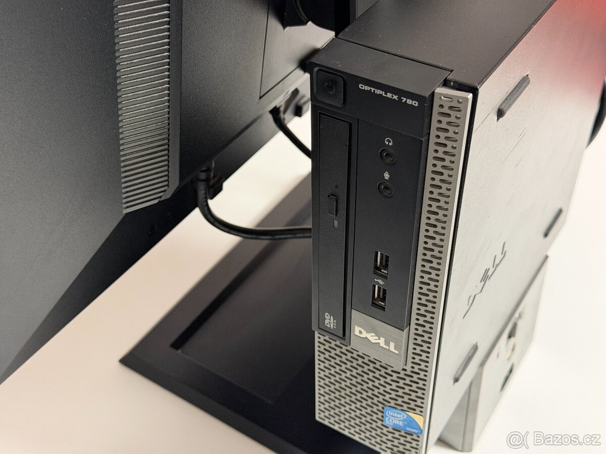 Dell Optiplex 780 s monitorem - Inte Core 2 Duo 3GHz - 4