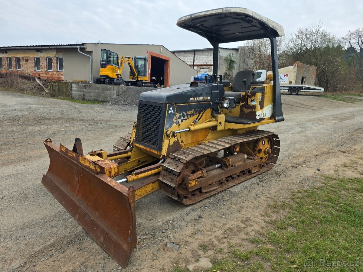 JAPONSKÝ PÁSOVÝ BULDOZER MITSUBISHI BD2J - 4
