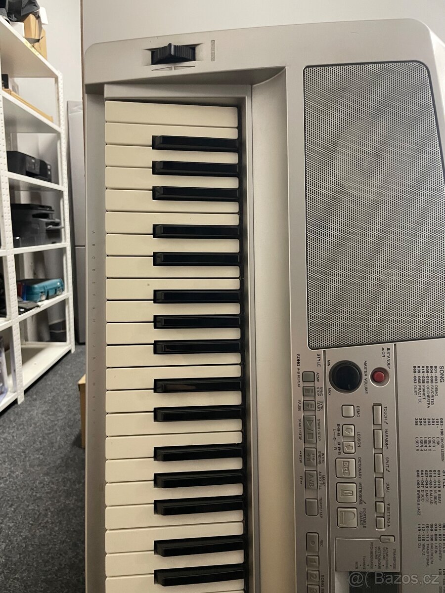 Klávesy Yamaha DGX-300 - 4