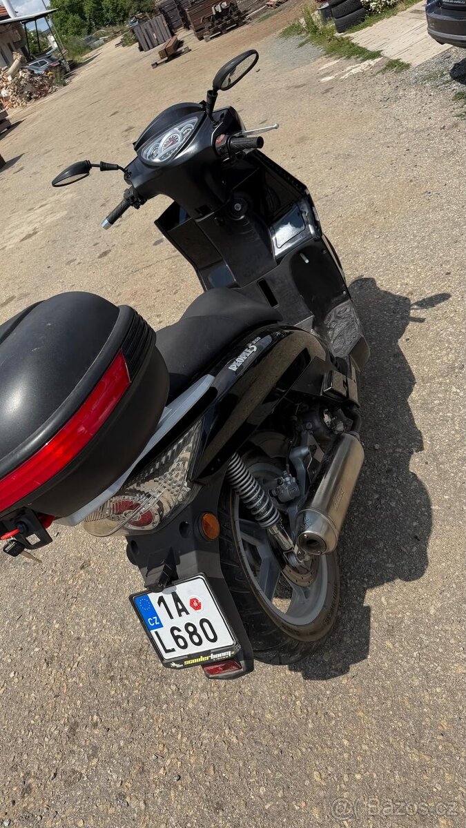 Skutr kymco 250 - 4