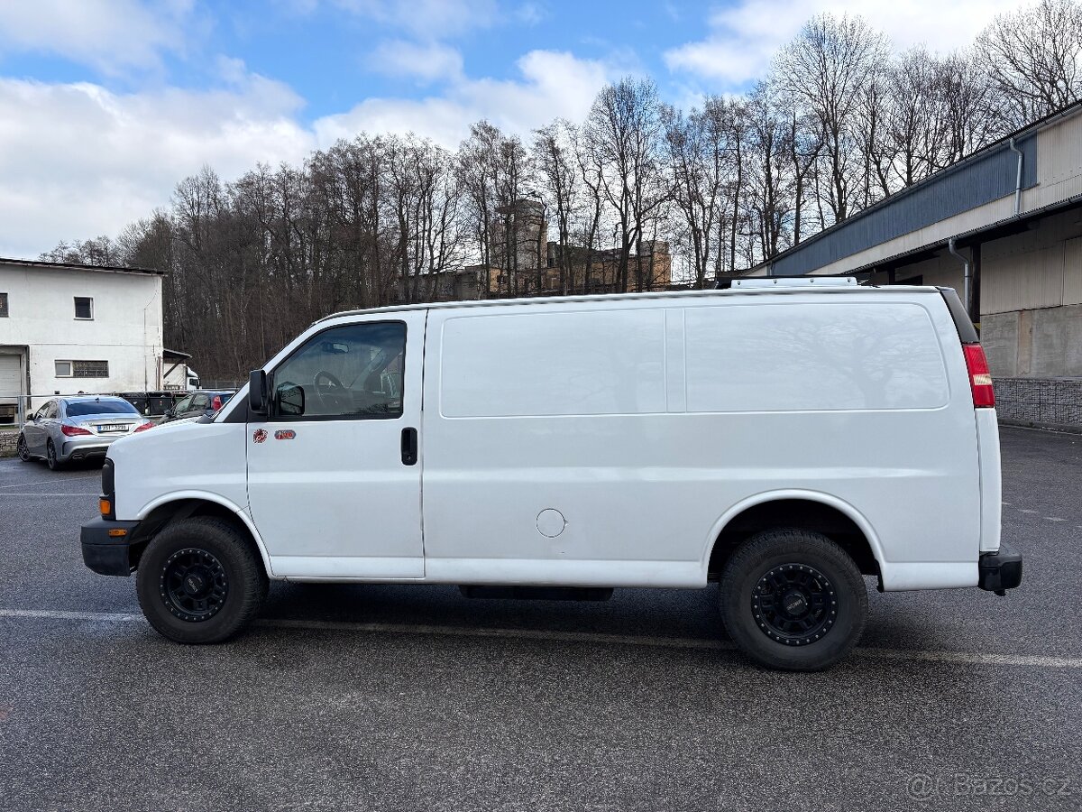 Chevrolet Express 2500 - 4