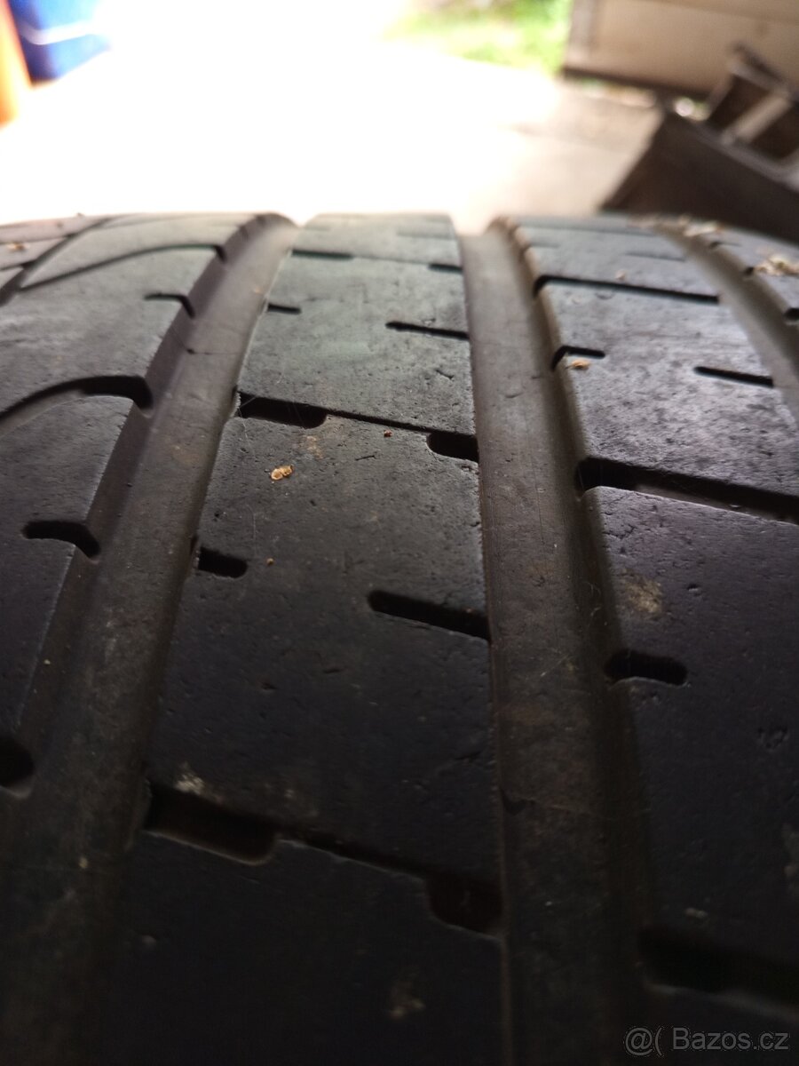Pirelly 325/35/20 - 4