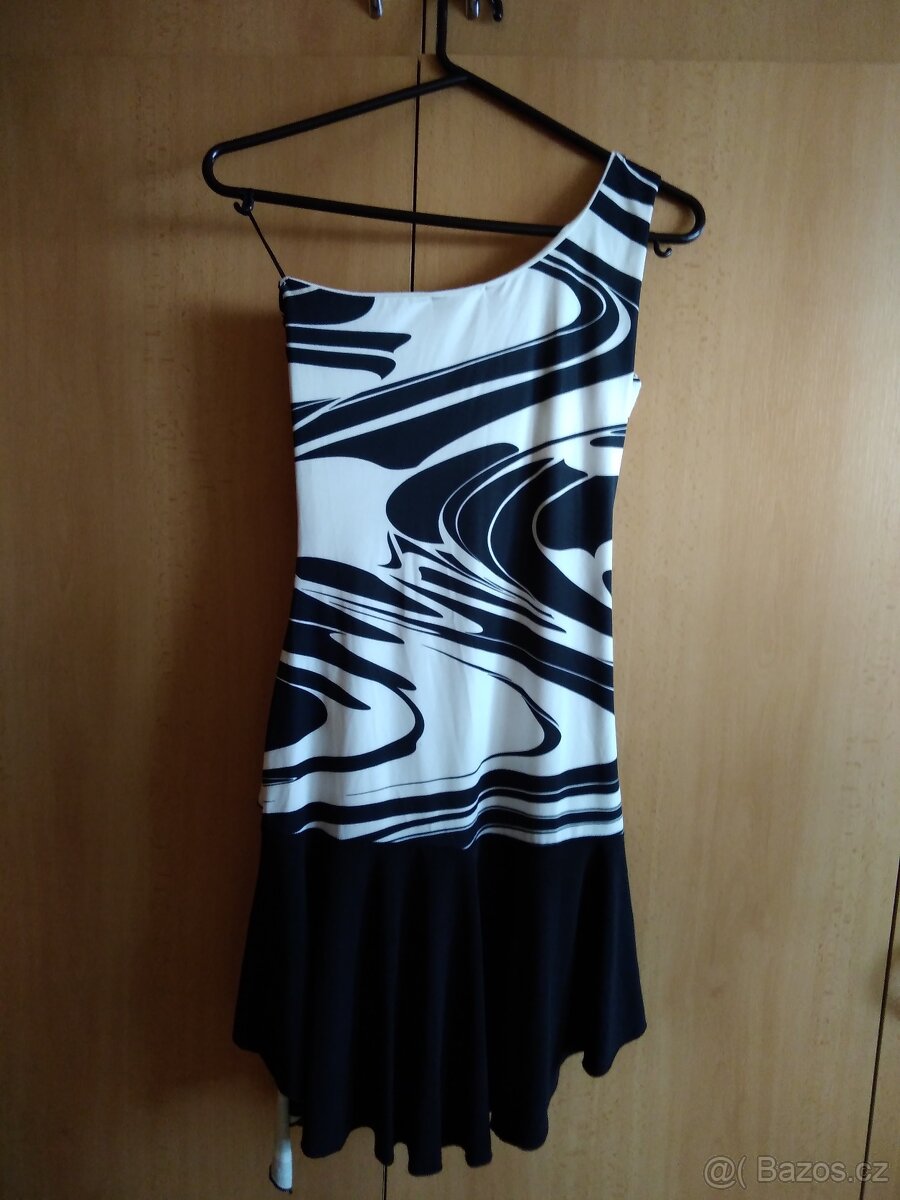 Krátké černobílé šaty, vel. S. Polyester, elastan. - 4