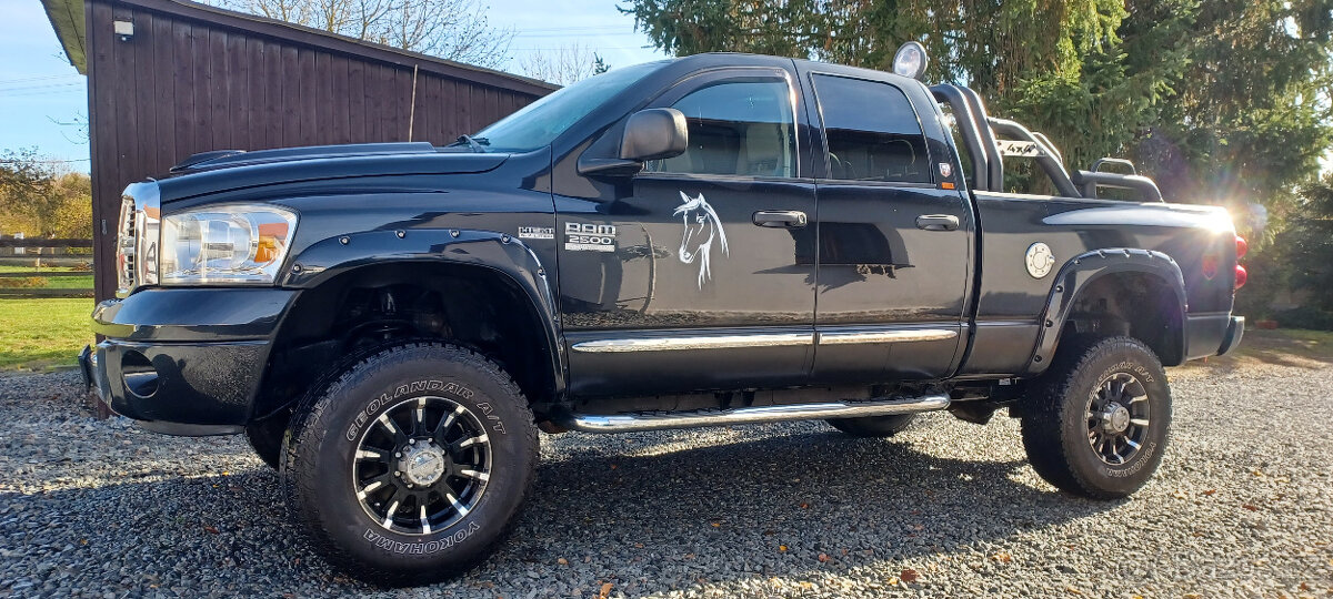Dodge Ram 2500 - 4
