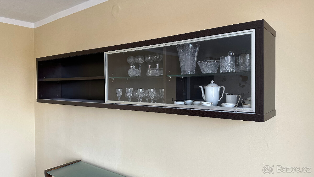 Komoda, nástěnná skříňka - 4