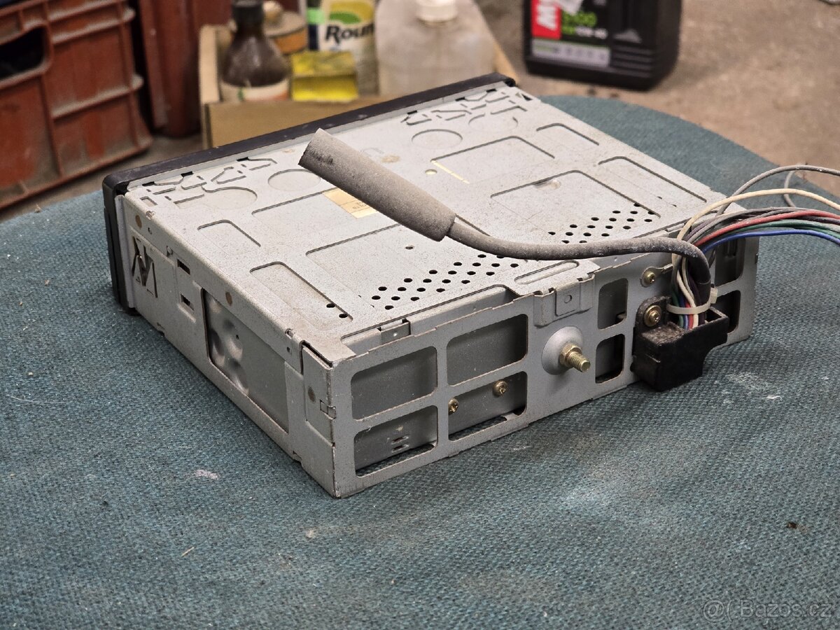 Staré autorádio SANYO - 4