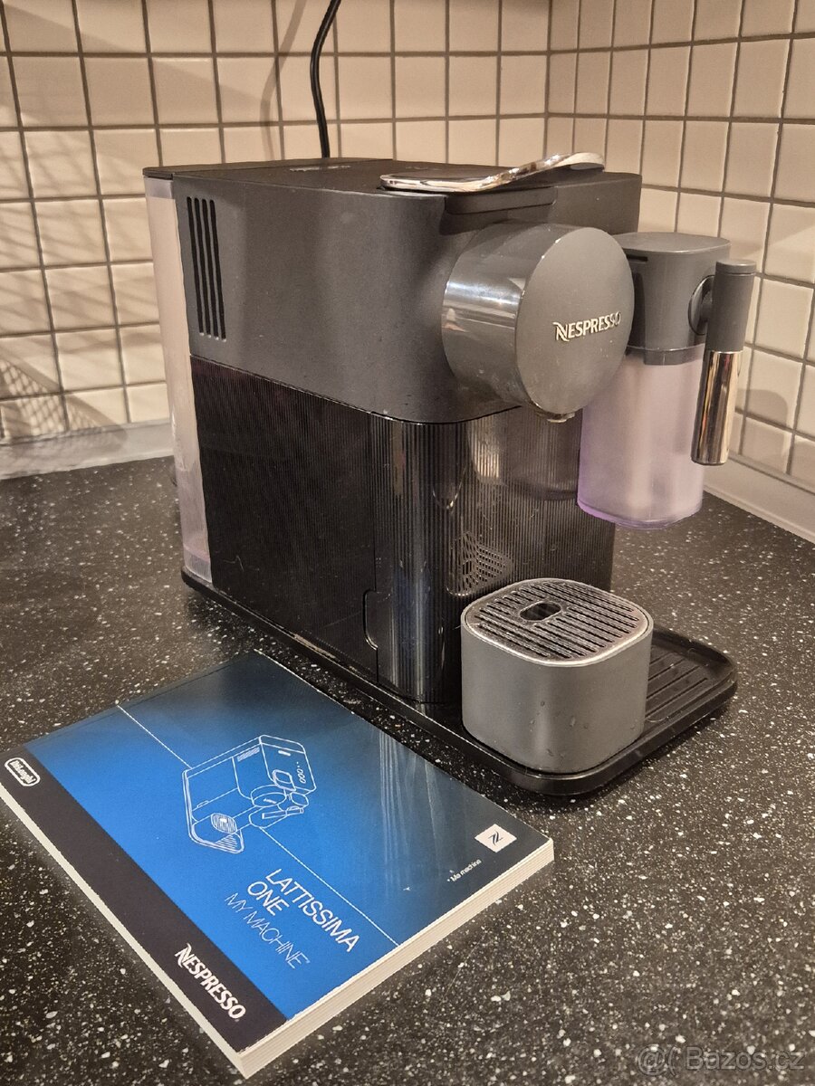 Kávovar Nespresso Lattissima One - 4