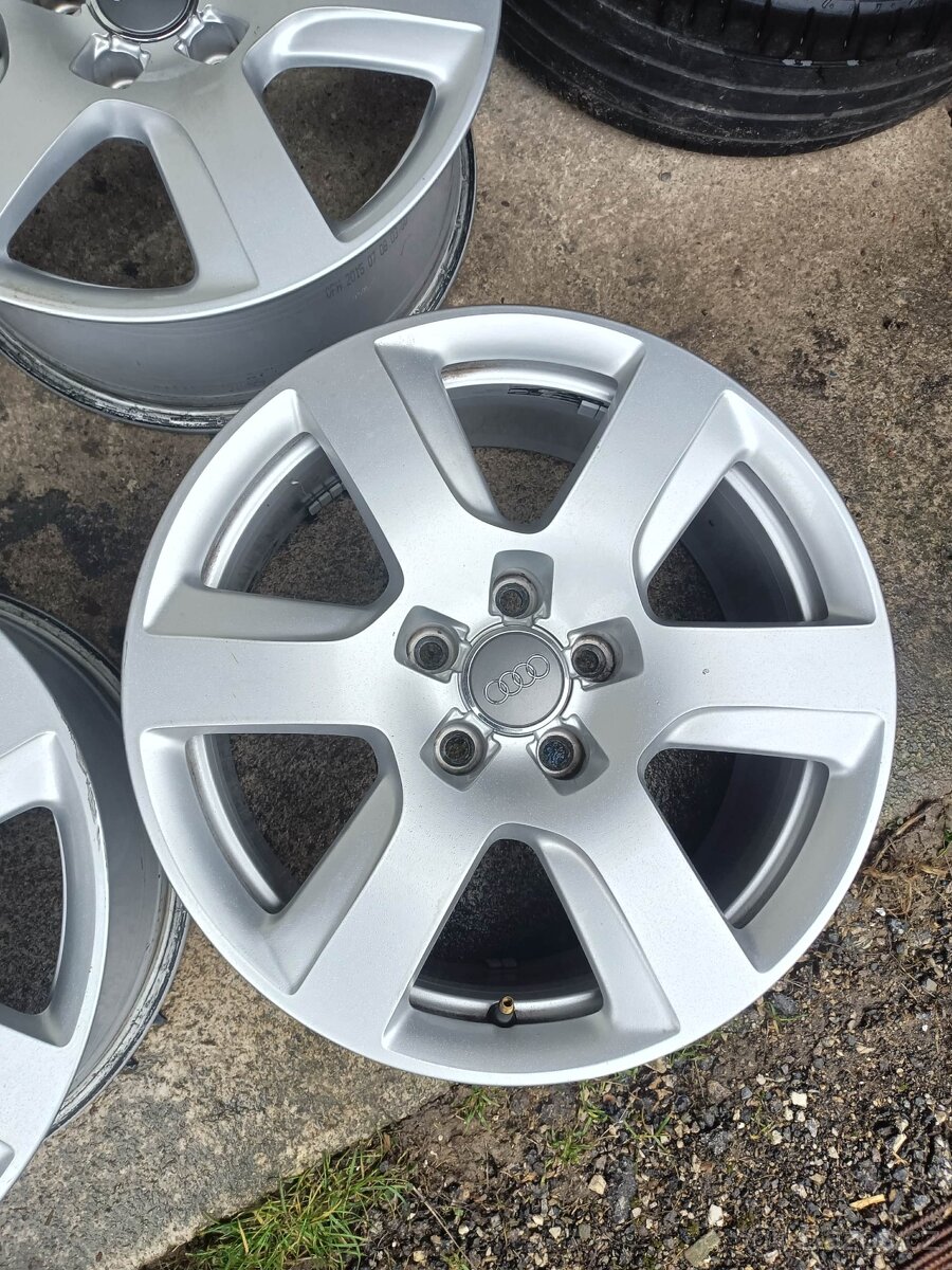 4ks alu disky orig. Audi 5x112 R17 - 4