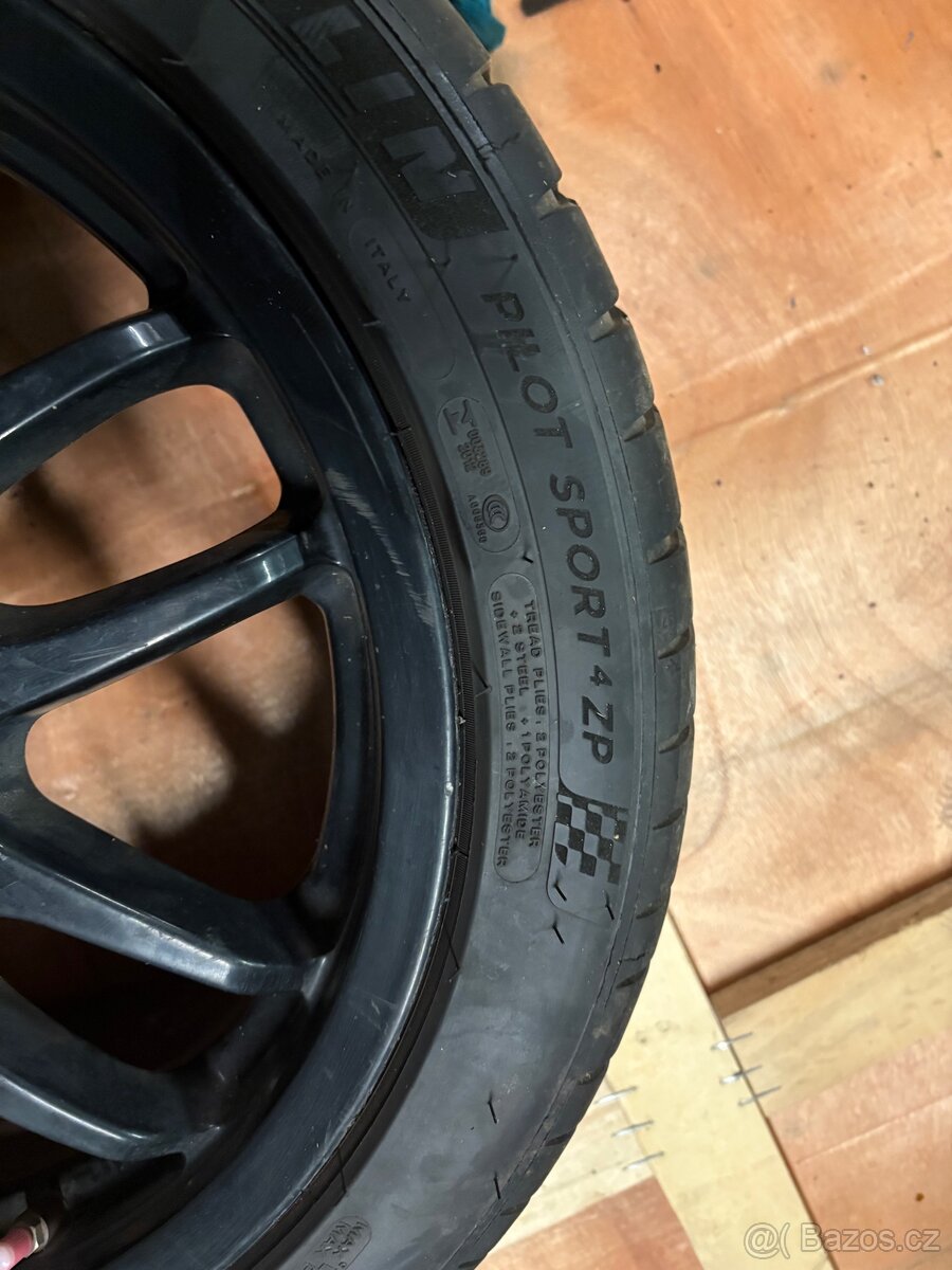 Michelin Pilotsport 4 225/45 R17 - 4