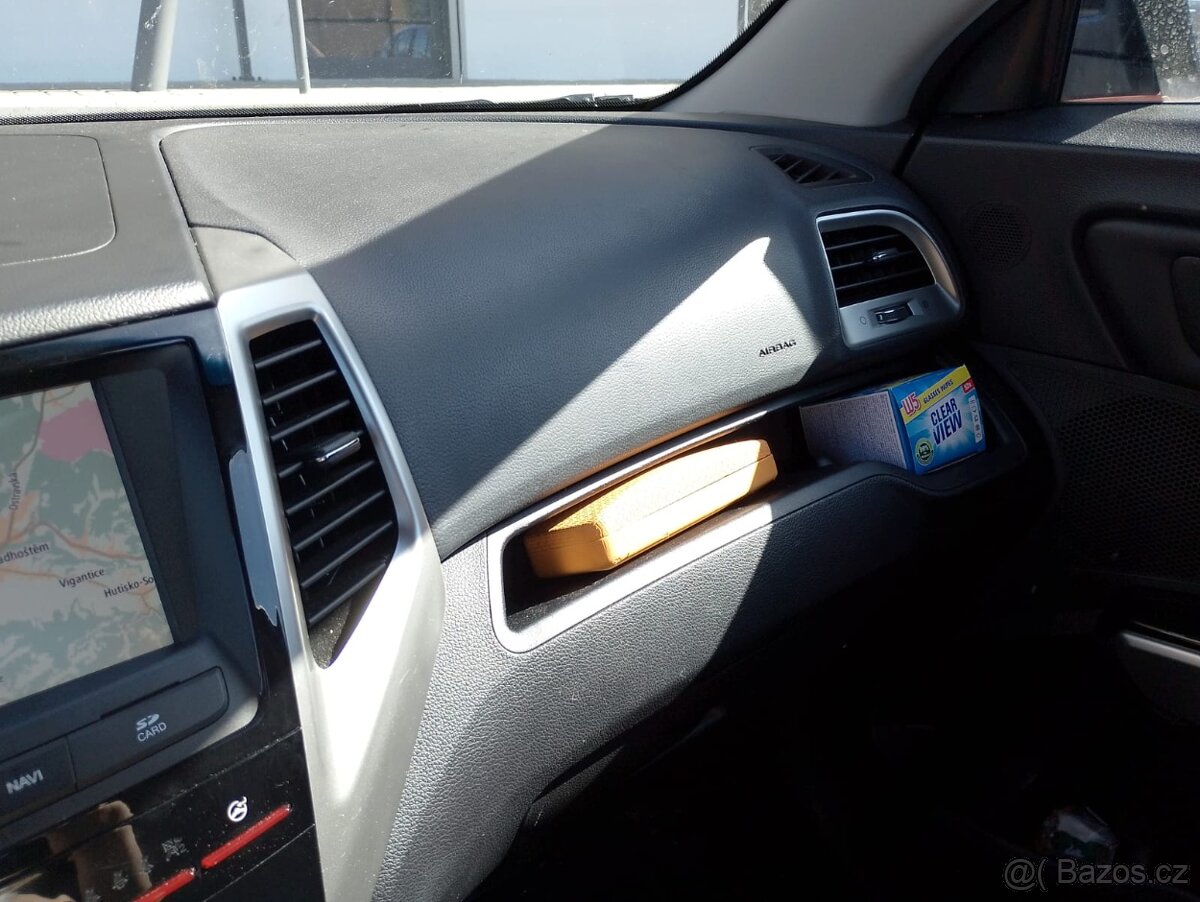 ssangyong tivoli 4x4 ,nájezd 60 000km - 4