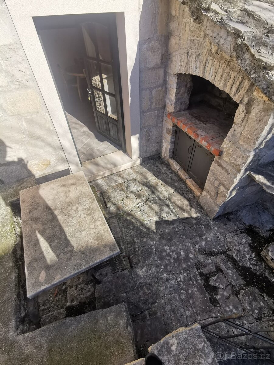 Dům u Omiše / Chorvatsko - 4