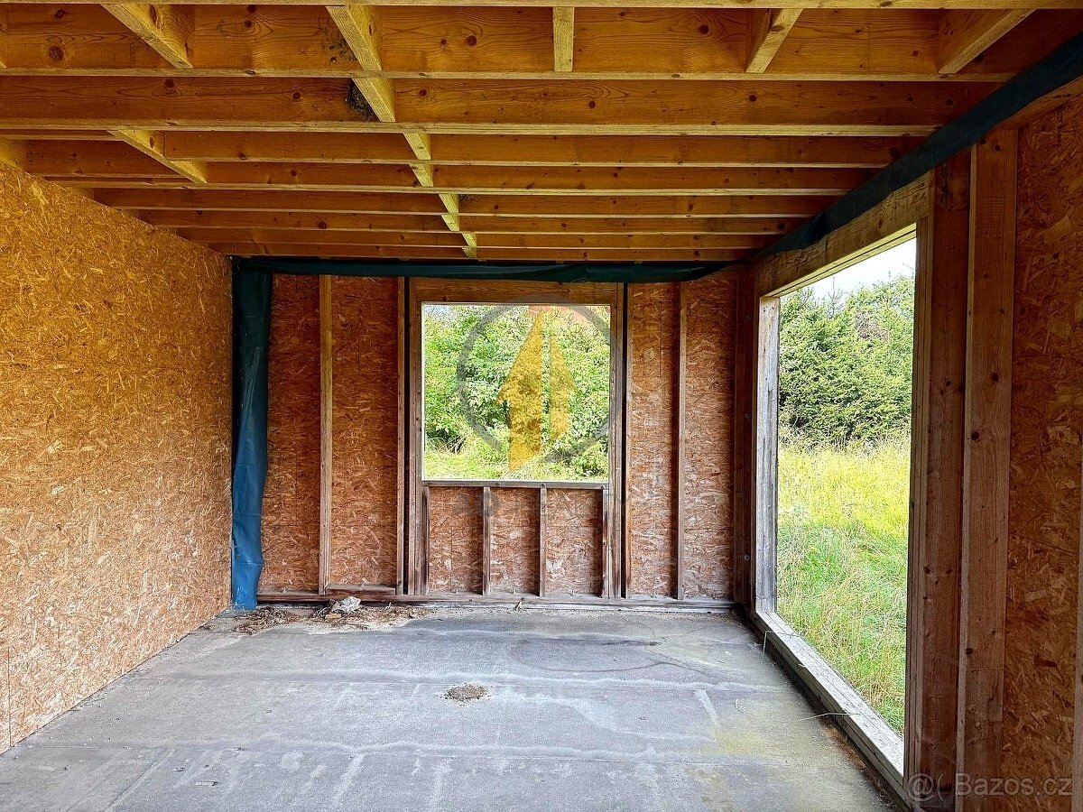 Prodej stavebního pozemku o výměře 800 m² s rozestavěnou sta - 4